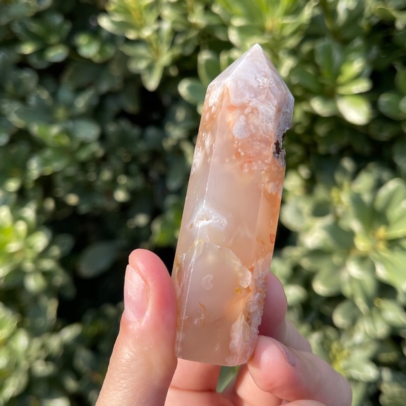 High Quality Flower Agate Tower Ethically Sourced from Madagascar - Picture 1 of 1
